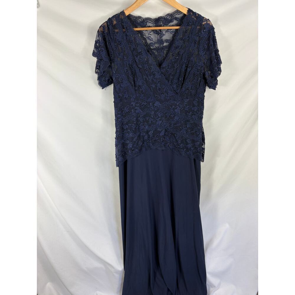 Marina Dark Blue Short Sleeve Lace beaded Top Formal Dress Size 14W